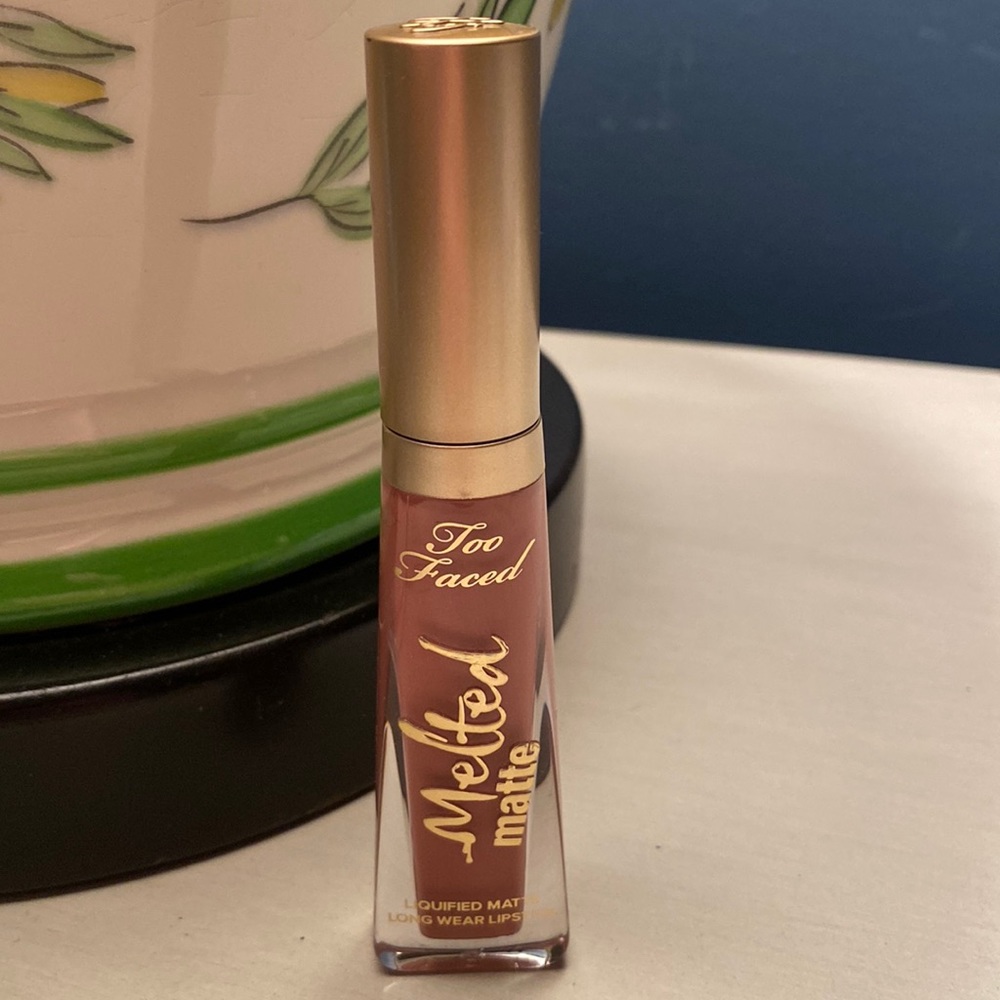 Too Faced Melted Matte Liquified Matte Long Wear Lipstick in Sell Out